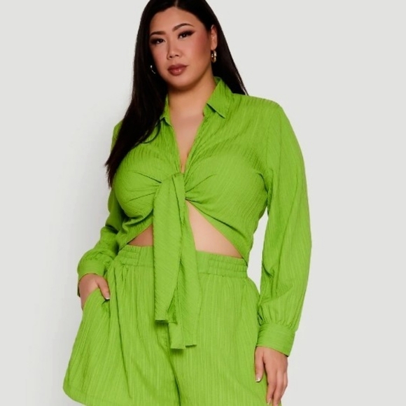 #049 Timing Sz 3X Vibrant Green Tie-Front Crop Top - Picture 1 of 4